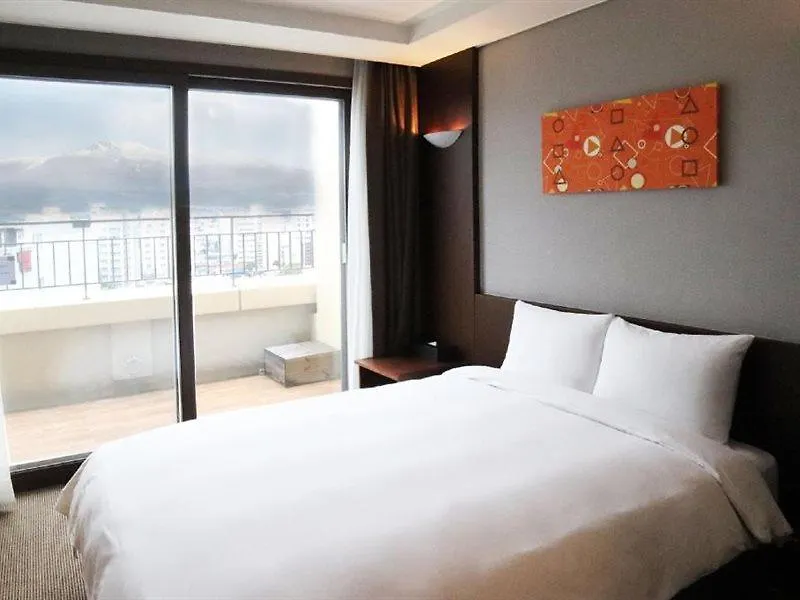 Mstay Hotel Согвипхо